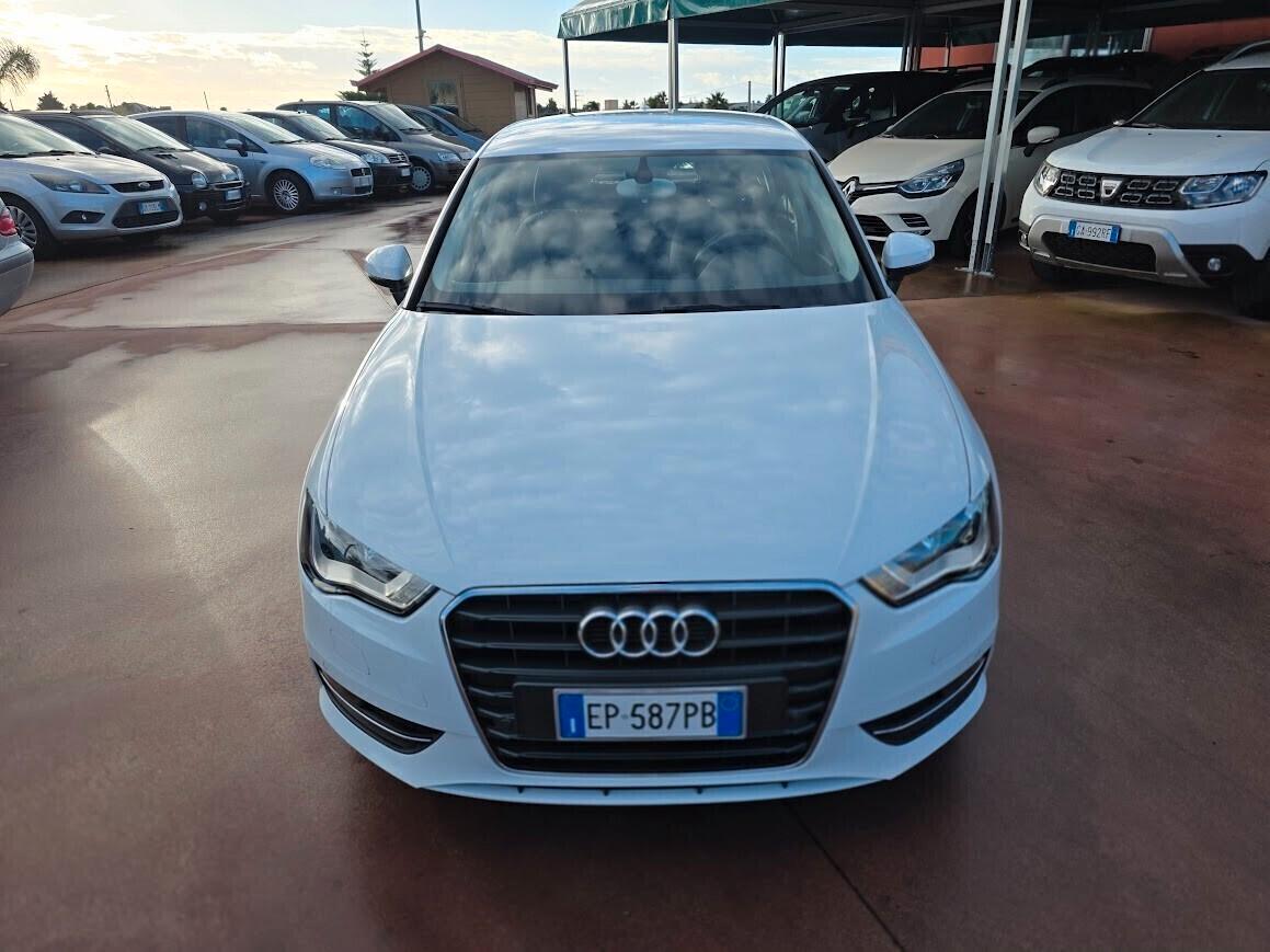 Audi A3 SPB 1.6 TDI 105 CV CR Attraction