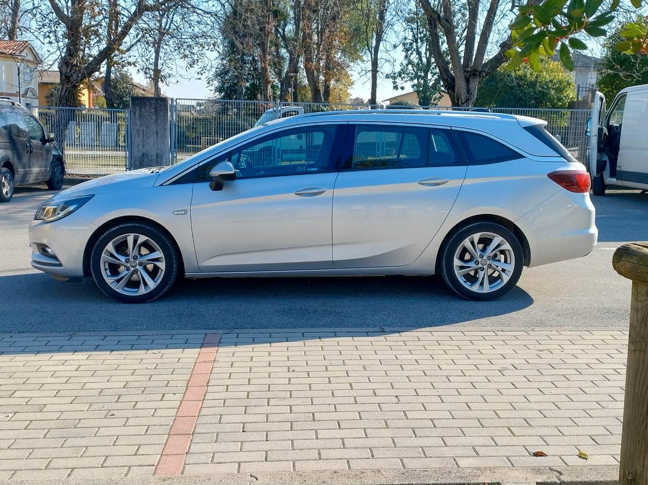 Opel Astra 1.6 CDTi 110CV Start&Stop Sports Tourer Business