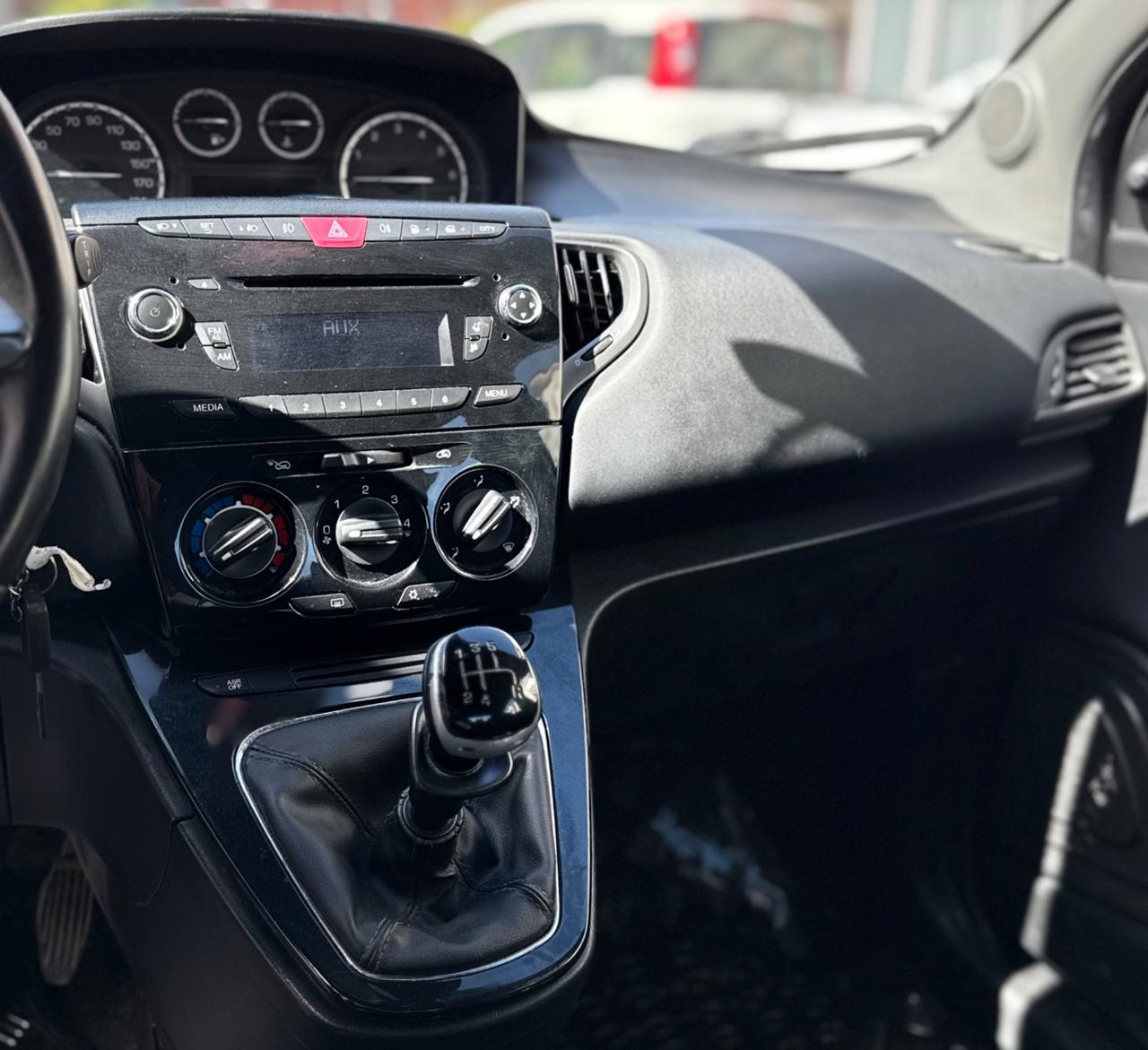 Lancia Ypsilon 1.2 Gpl Ecochic 69 Cv