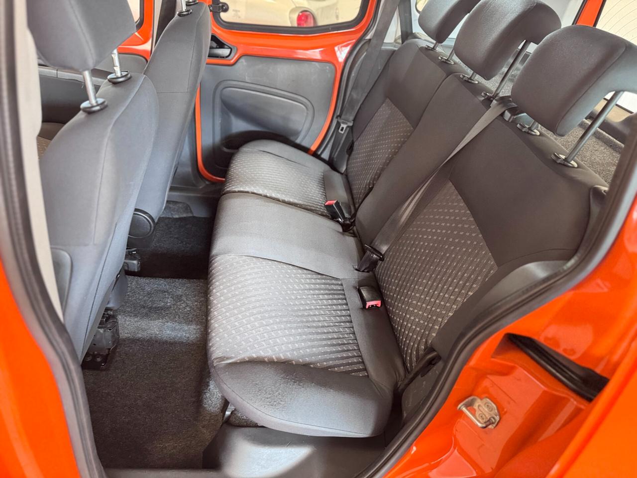 Peugeot Bipper Tepee 1.4 HDi 70CV Outdoor
