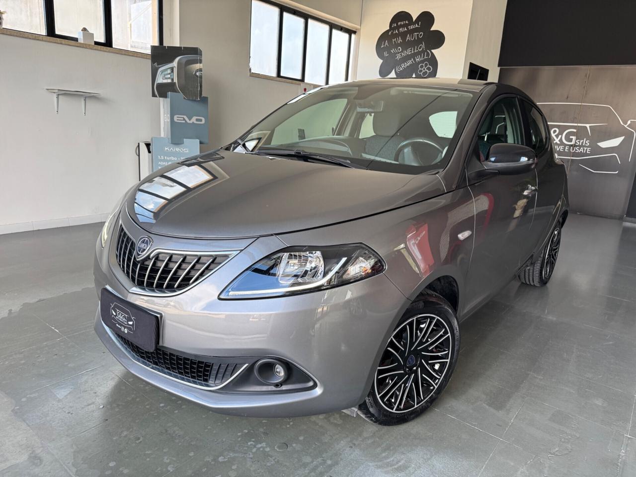 Lancia Ypsilon 1.0 FireFly Hybrid Gold - 2023