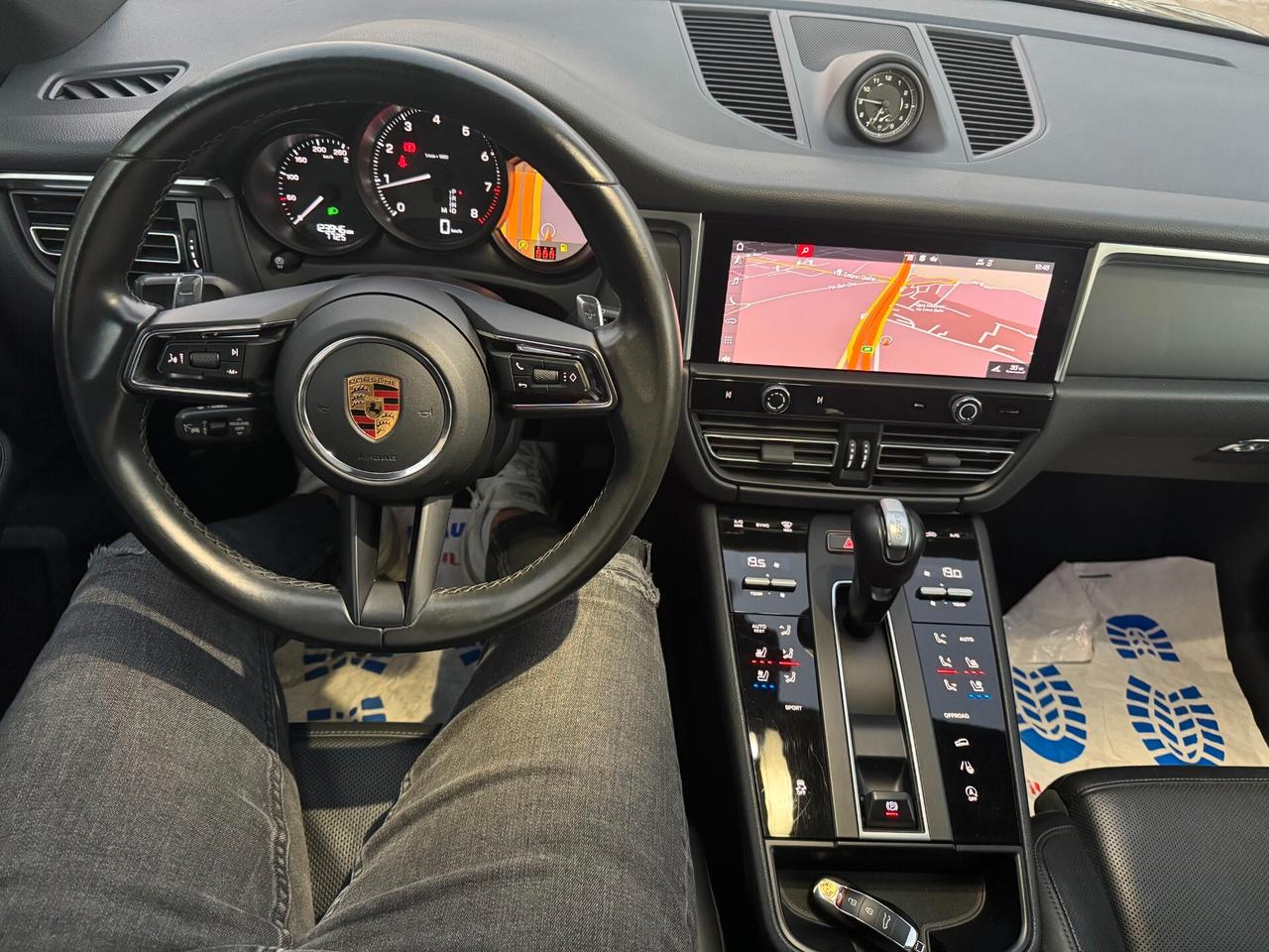 PORSCHE MACAN FULL BLACK ( IVA ESPOSTA )
