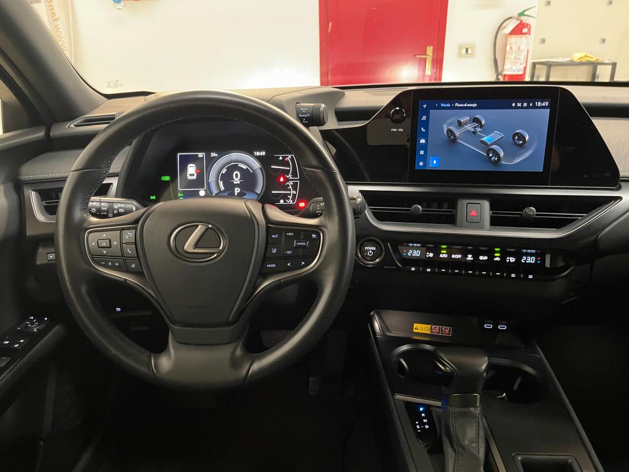 Lexus UX Lexus UX 250h Urban 2.0 2wd cvt-LEGGI SOTTO