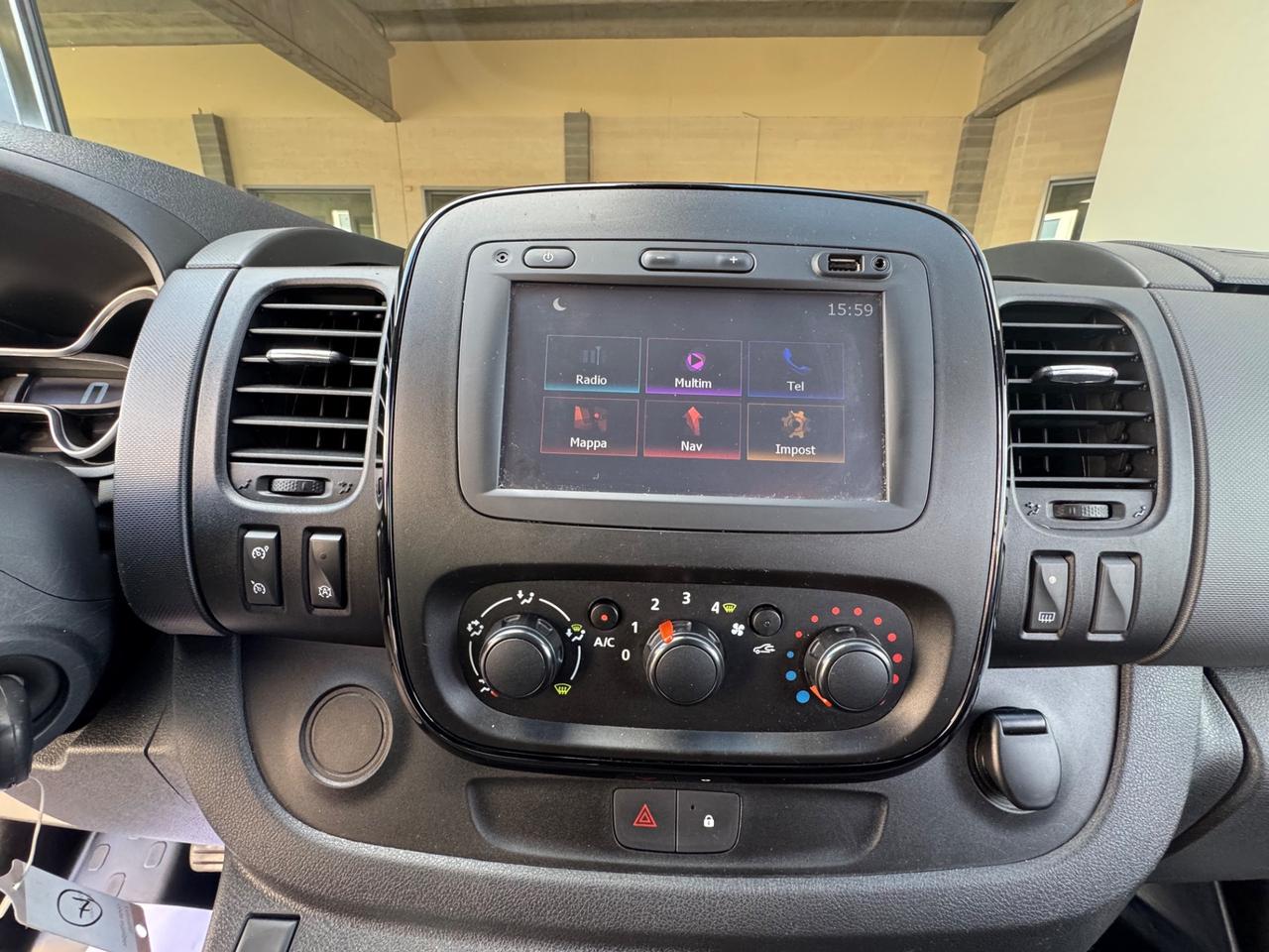 Opel Vivaro 9 posti