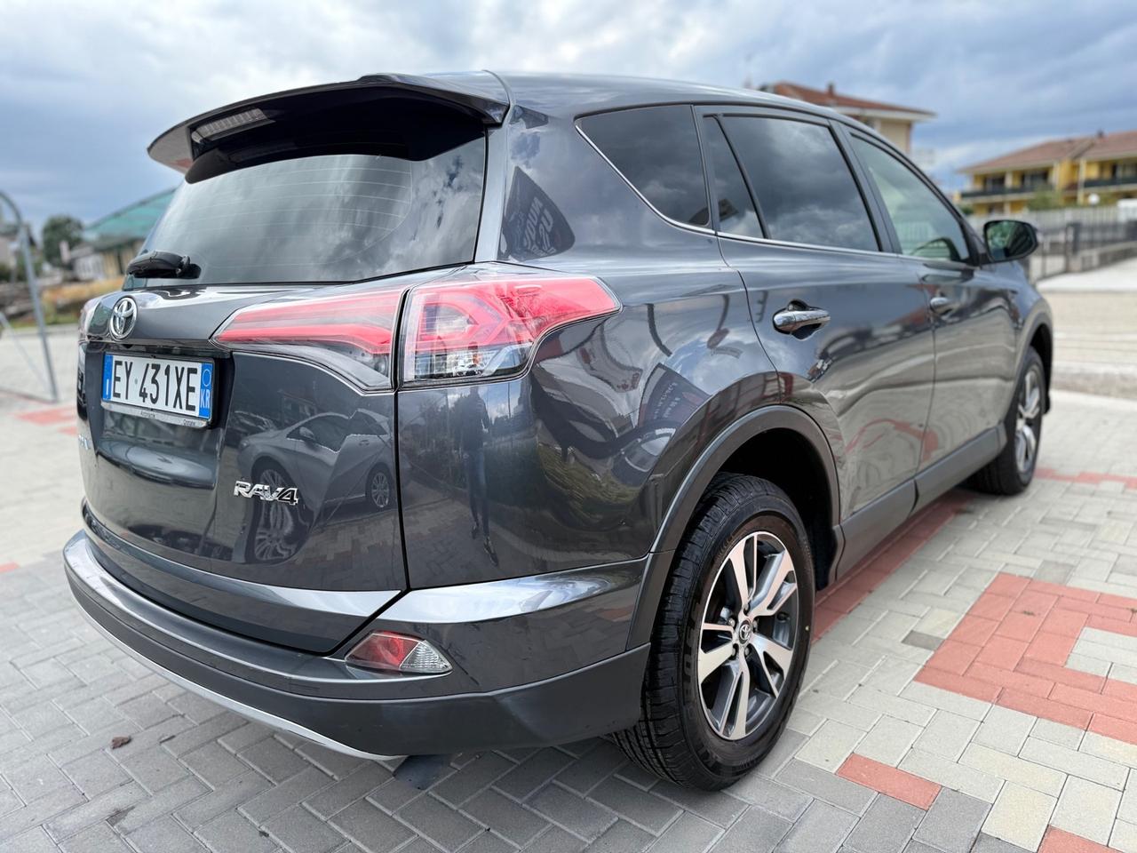 Toyota RAV 4 RAV4 2.0 D-4D 2WD Style