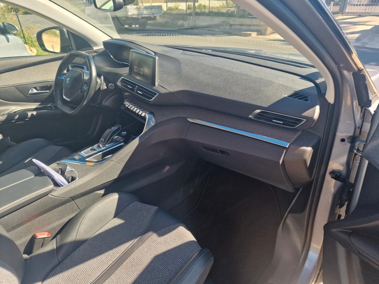 Peugeot 3008 BlueHDi 130 S&S EAT8 Allure