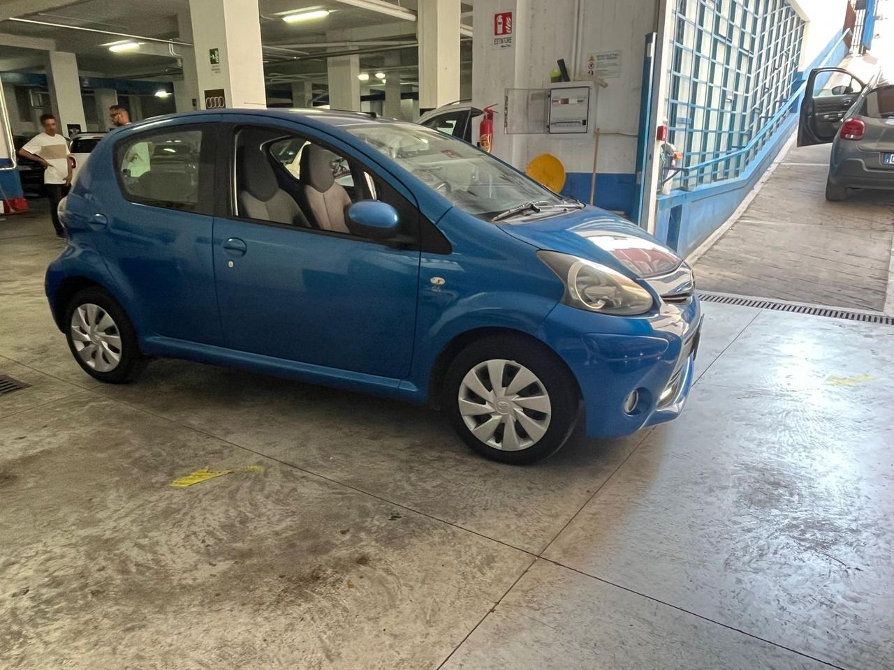 Toyota Aygo 1.0 12V VVT-i 5 porte TOBASCO Connect MMT