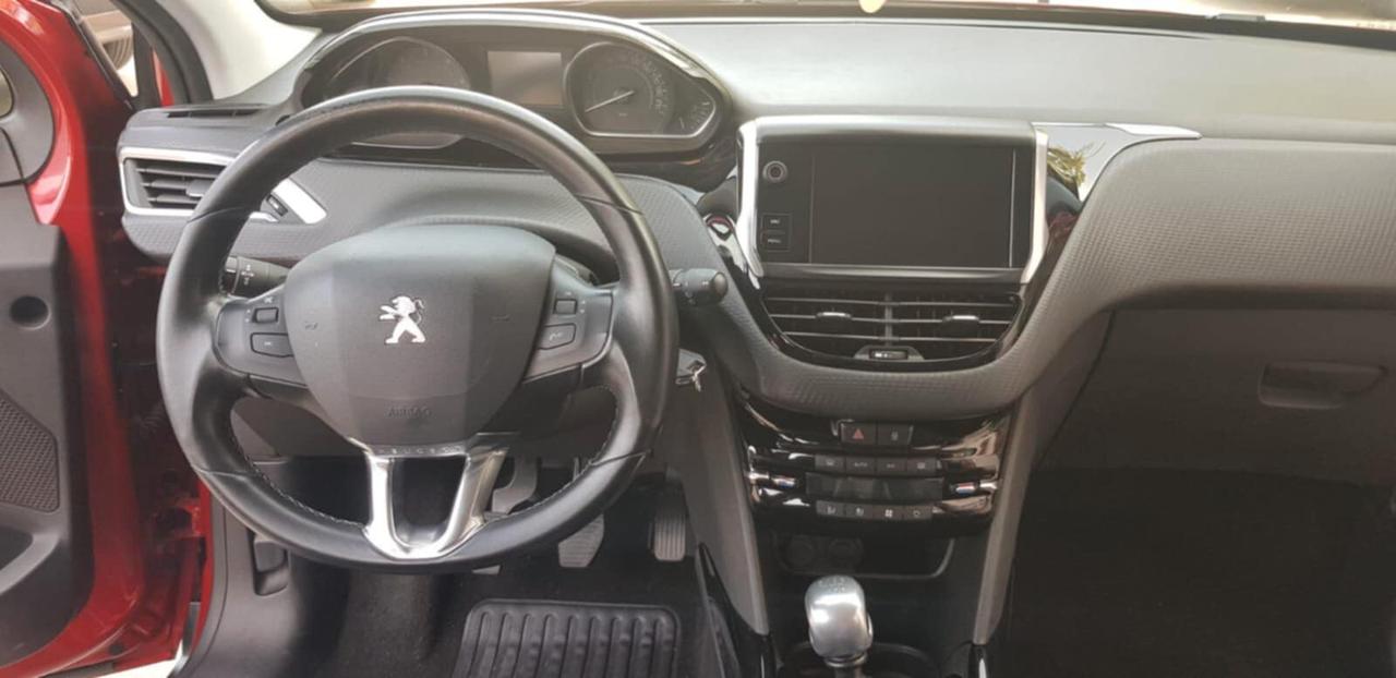 Peugeot 2008 1.5 HDi 100 CV Allure