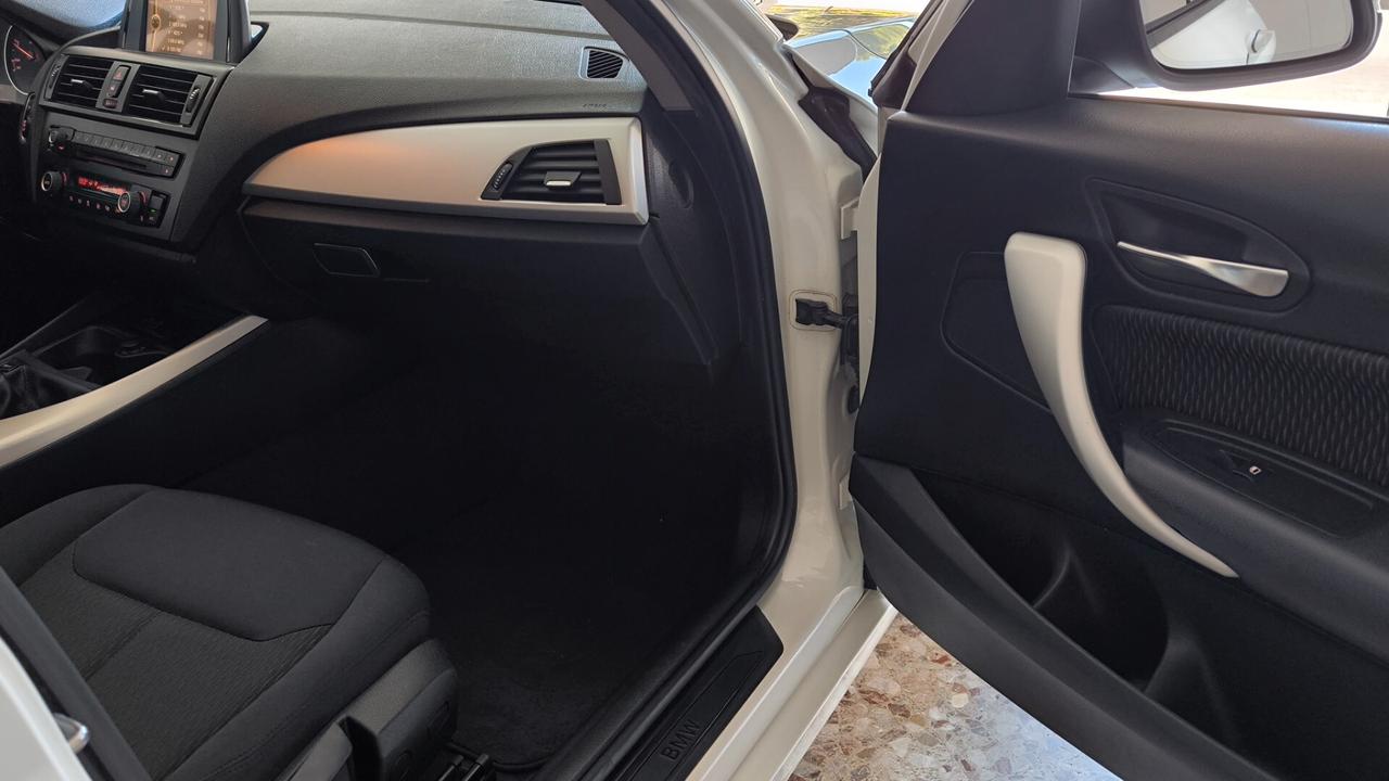 Bmw 116 116d 5p. Urban