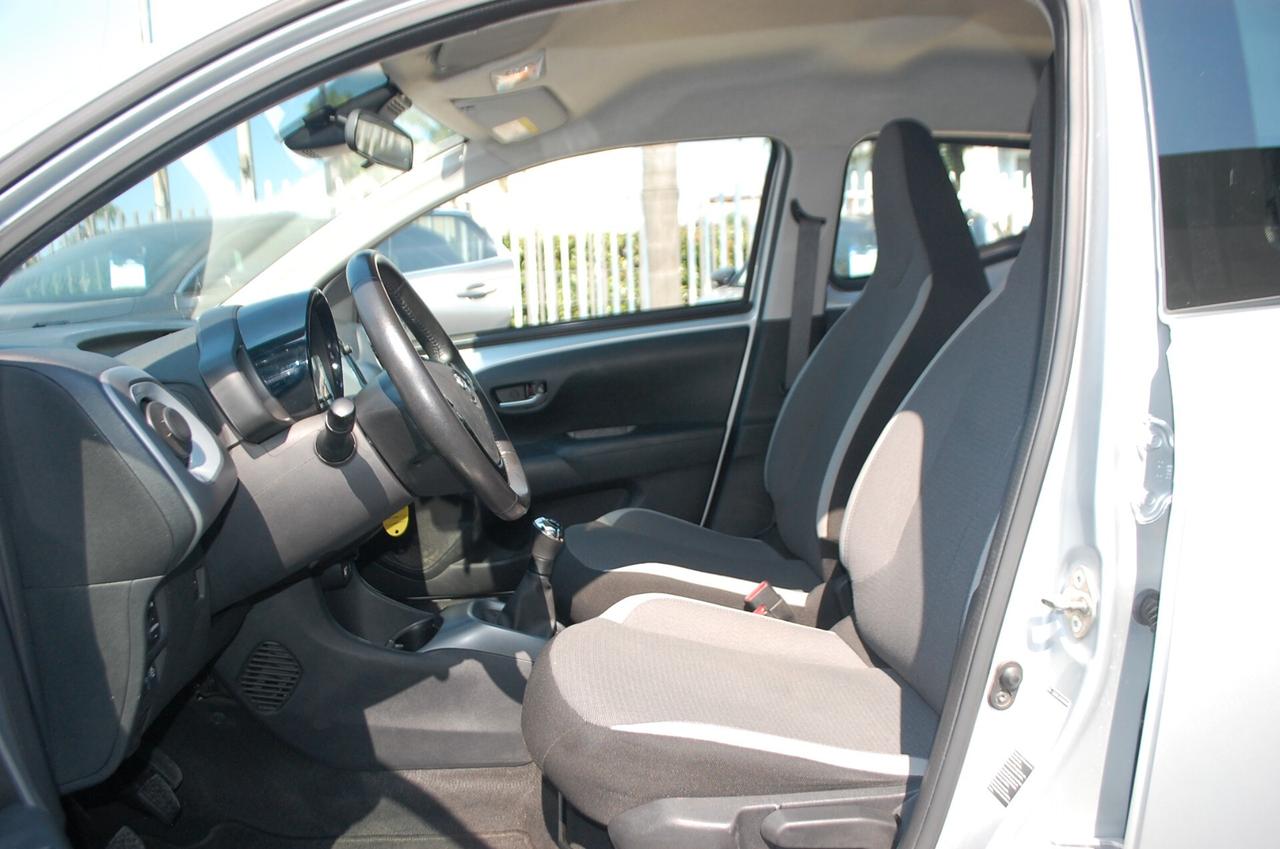 Toyota Aygo 1.0 Connect X-Play 72CV Uff Italy Led USB Bluetoot