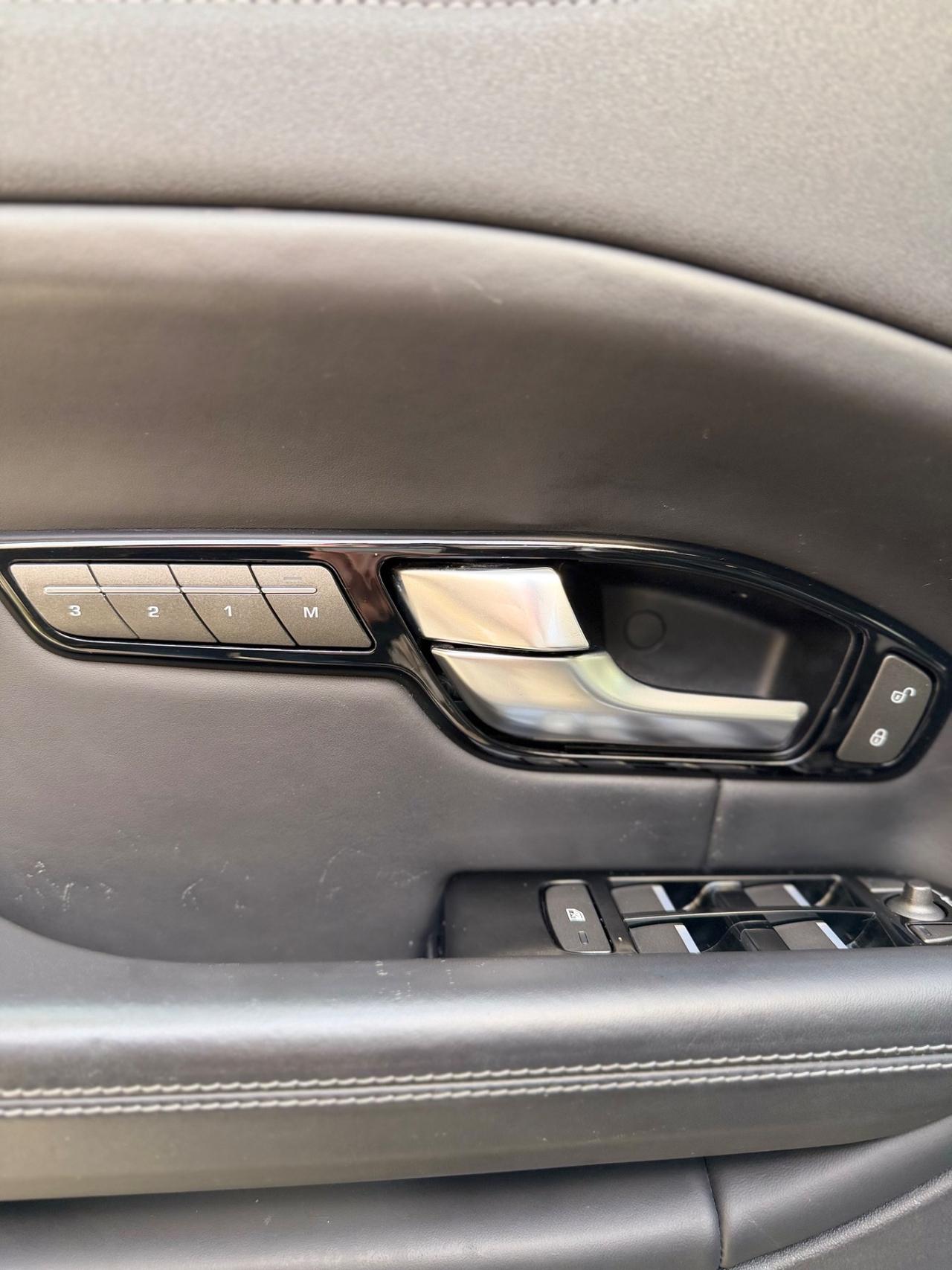 Range Evoque 2.0 TD4 180 CV 5p Dynamic