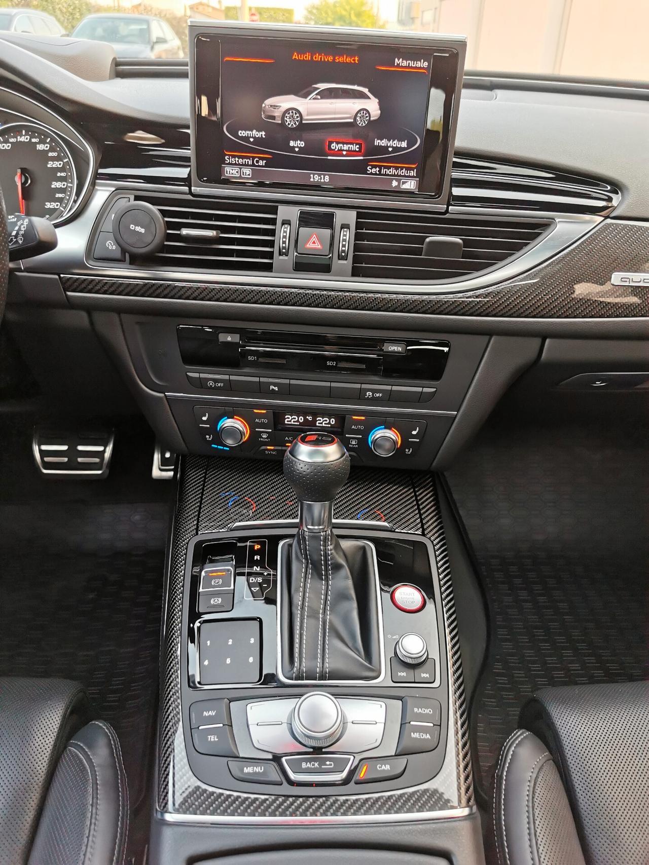 AUDI RS6 PERFORMANCE AKRAPOVIC CARBO UNIPROPRIETARIO GARANZIA