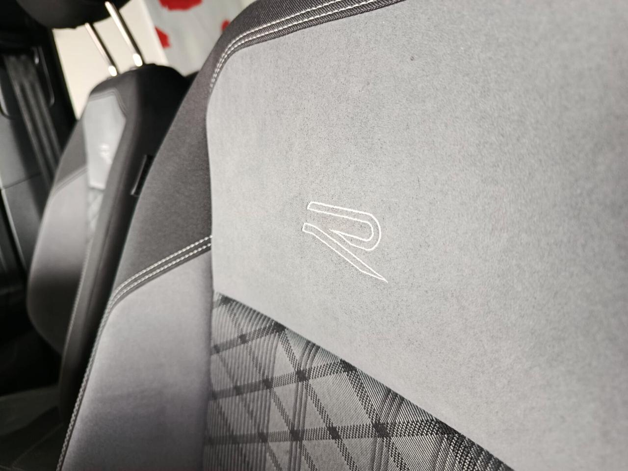 Volkswagen Taigo 1.0 TSI 115 CV R-Line