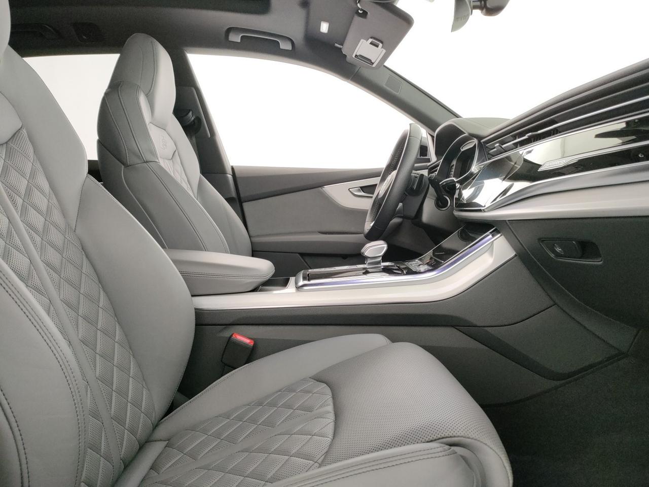 Audi Q8 55 3.0 tfsi mhev sport quattro tiptronic