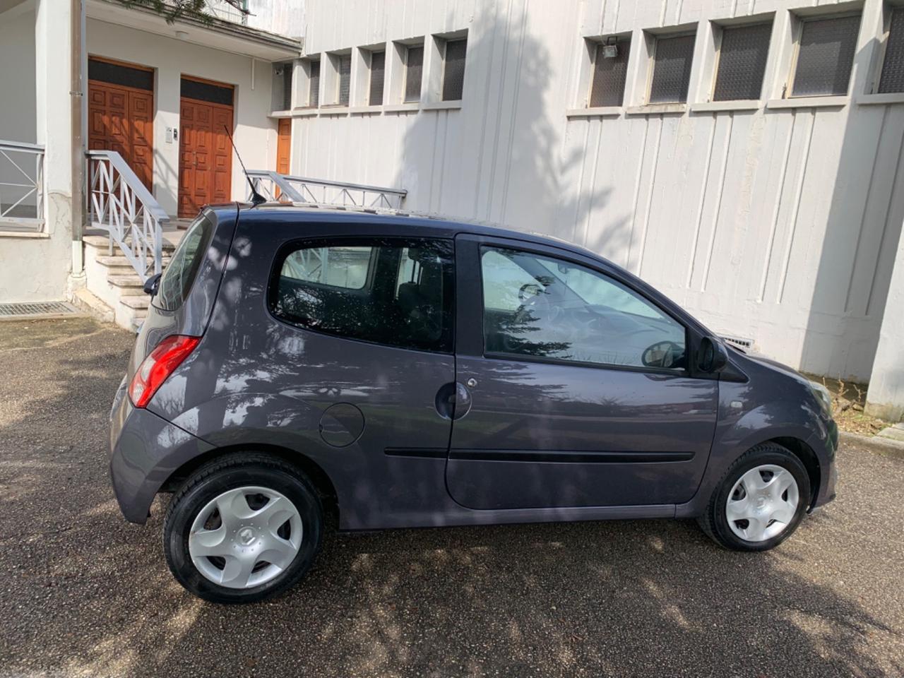 Utilitaria 1.2 benzina neopatentati