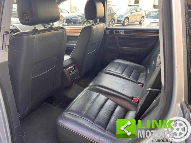 VOLKSWAGEN Touareg 3.2 V6 tiptronic