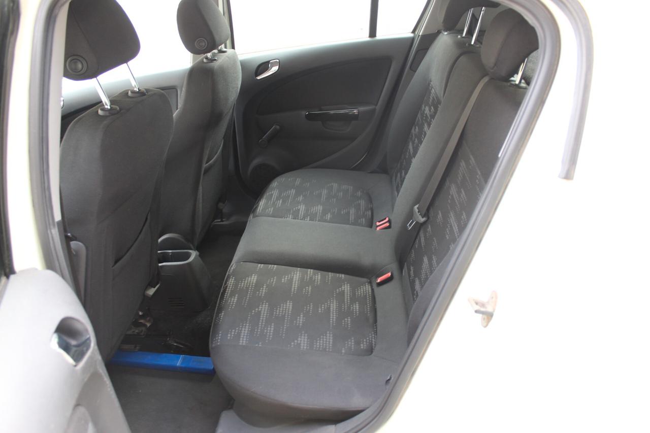 Opel Corsa 1.2 5 porte Cosmo Neopatentati