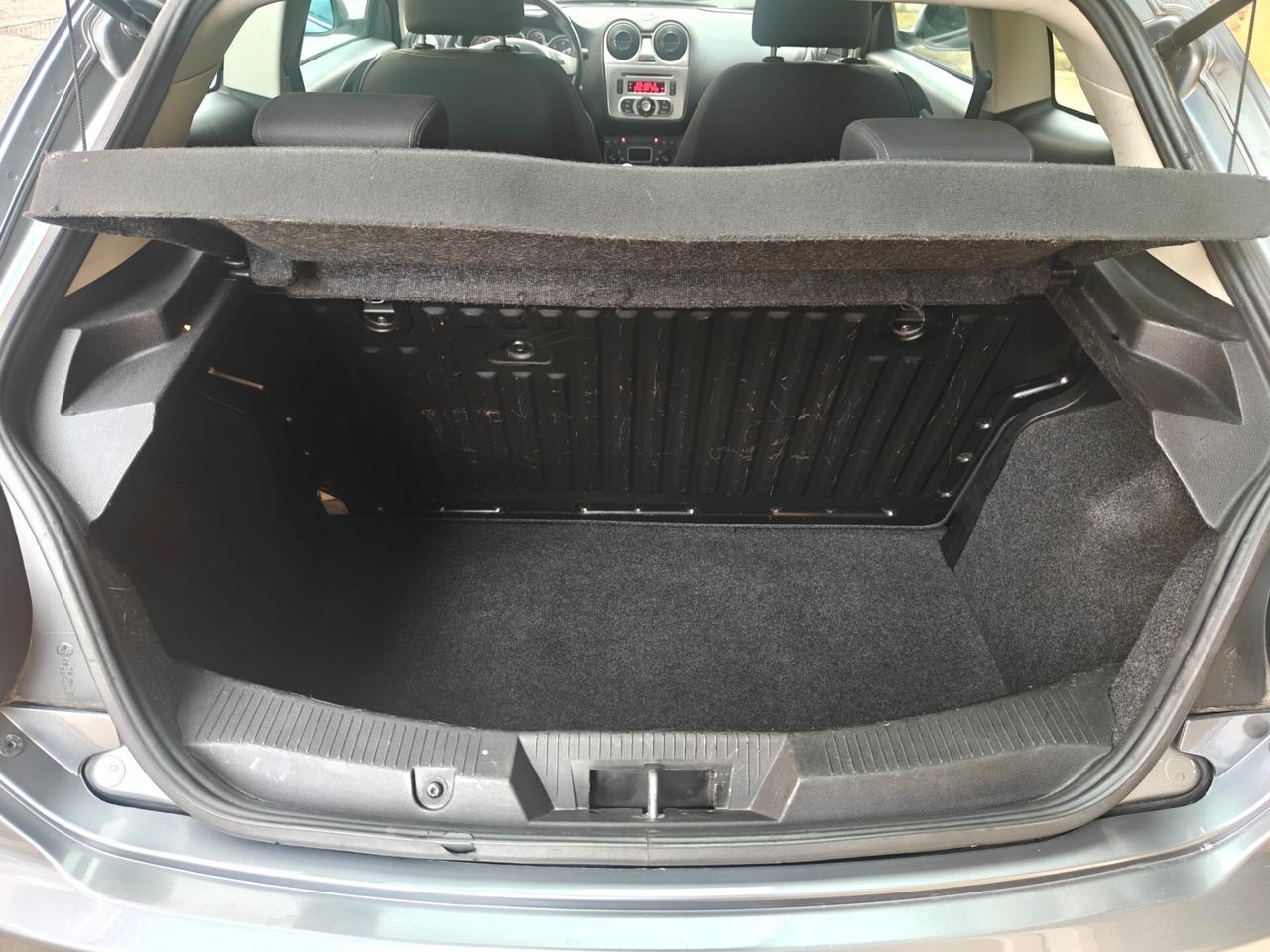 Alfa Romeo MiTo 1.3 JTDm-2 S&S Distinctive Sport Pack