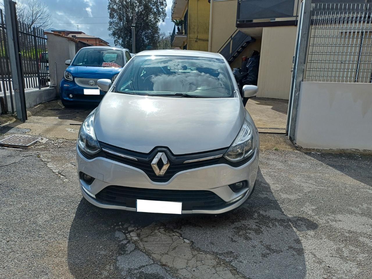 Renault Clio 90 CV 5 porte Moschino Zen KM CERTIFICATI