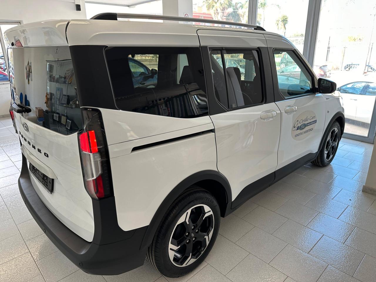 Ford Tourneo Courier 1.0 EcoBoost Powershift Titanium
