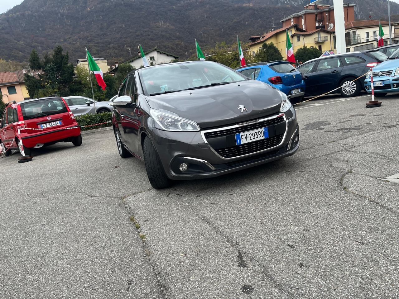 PEUGEOT 208 NEOPATENTATI