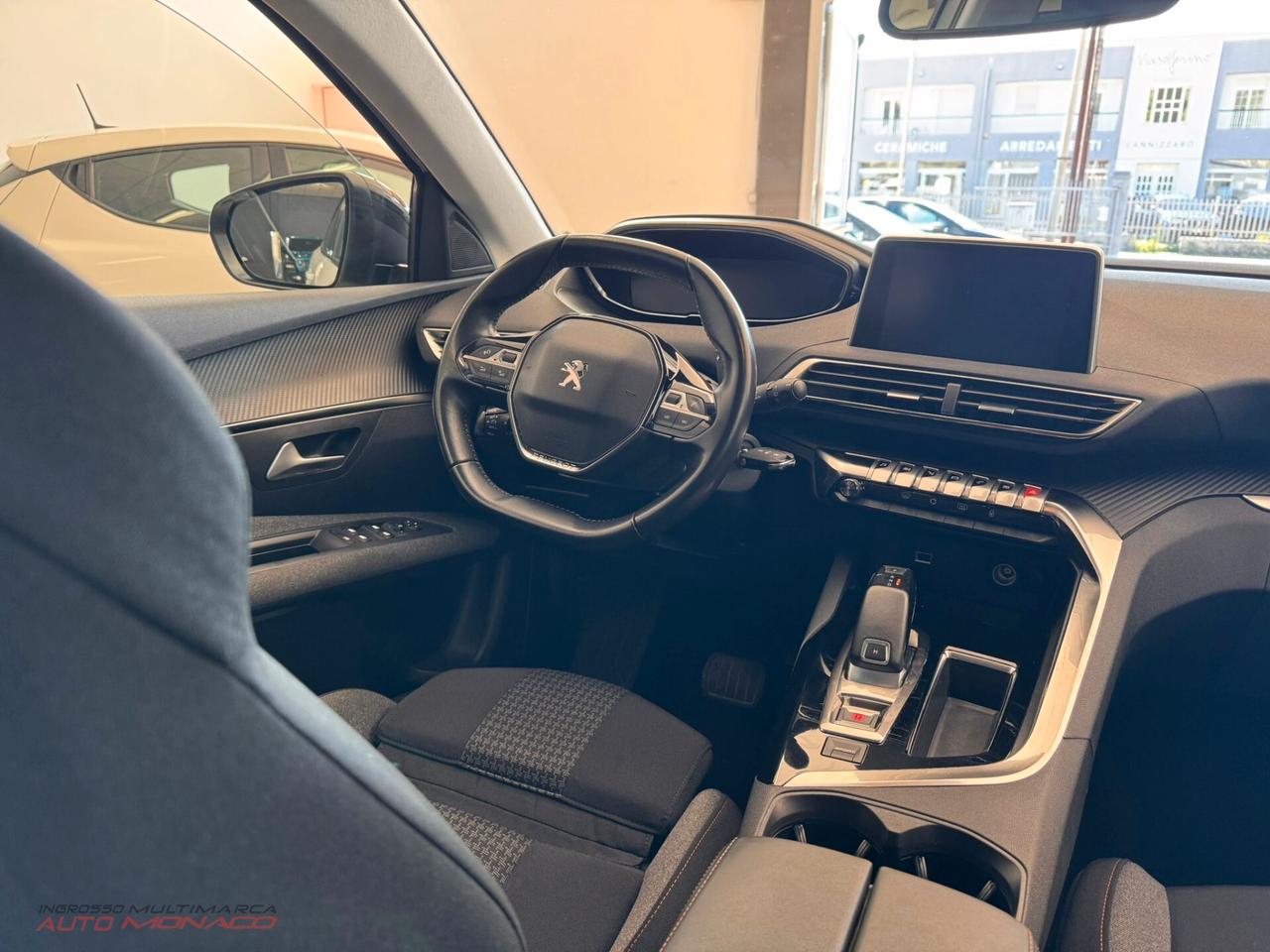 Peugeot 3008 BlueHDi S&S EAT8 Business 2020 130cv