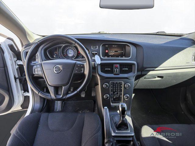 VOLVO V40 Cross Country D2 Kinetic - PER OPERATORI DEL SETTORE