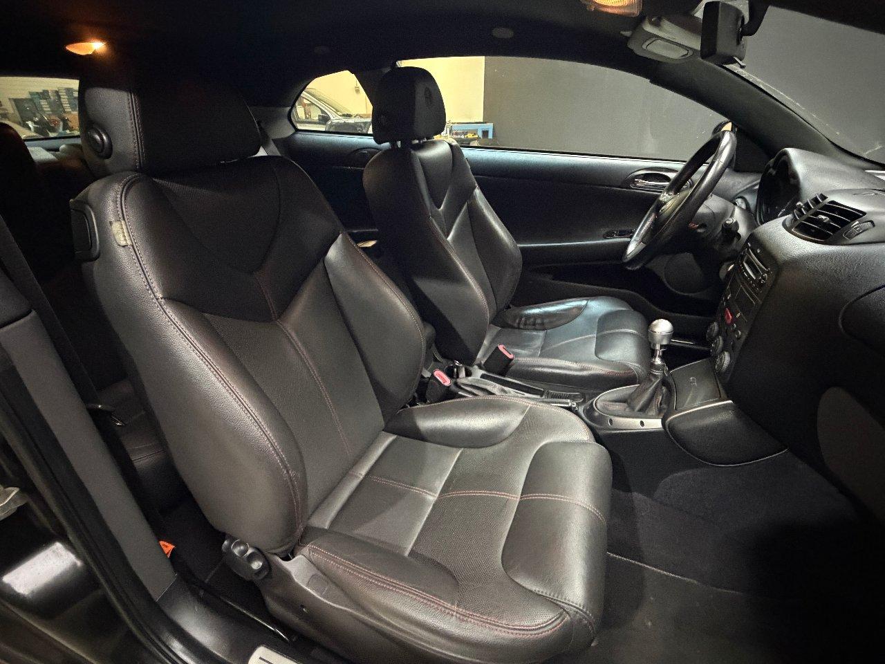 Alfa Romeo GT 1.9 jtd mjt Distinctive
