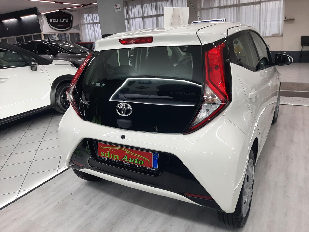 Toyota Aygo 1.0 VVT-i 69 CV 5 porte x-business