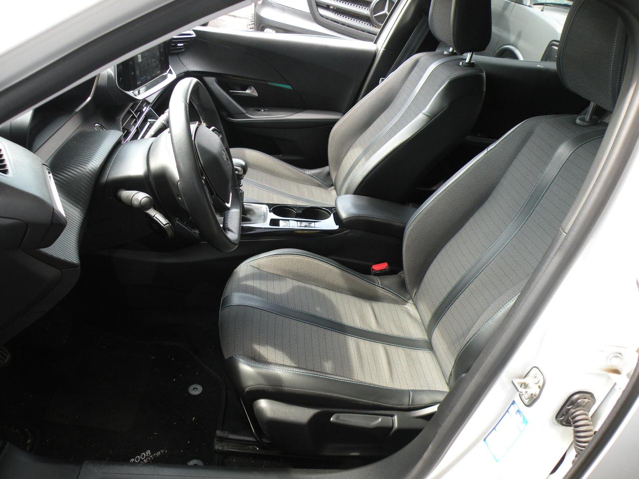 Peugeot 2008 PureTech 130 S&S Allure