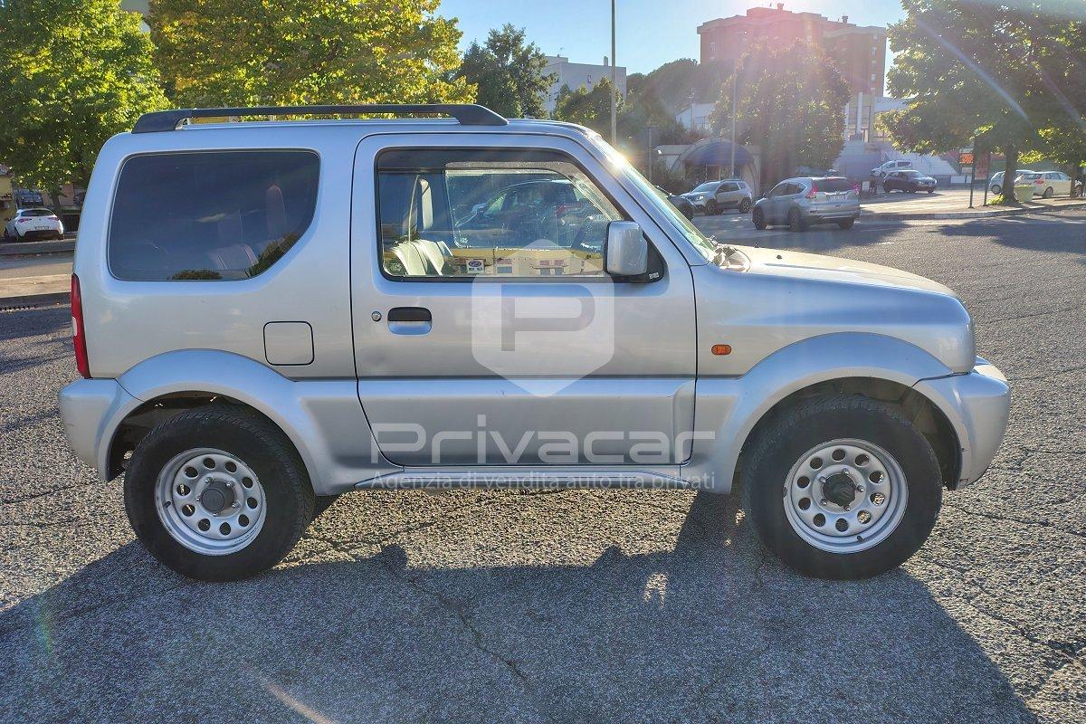 SUZUKI Jimny 1.3i 16V cat 4WD JLX