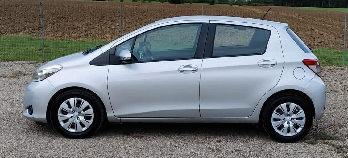 Toyota Yaris 1.4 D-4D 5 porte Lounge