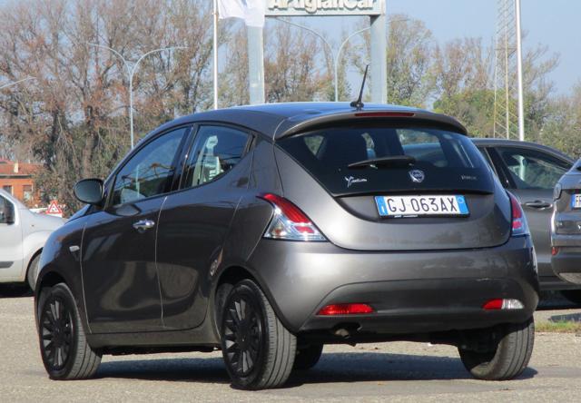 LANCIA Ypsilon 1.0 FireFly 5 porte S&S Hybrid Ecochic Silver