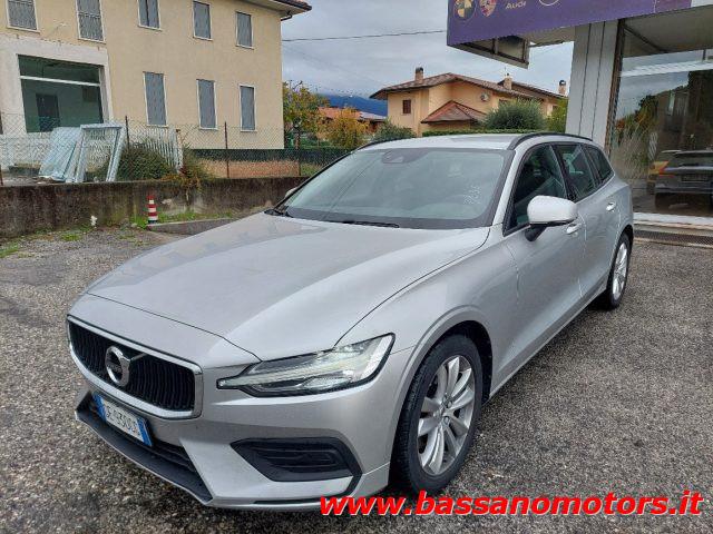VOLVO V60 B4 (d) Geartronic Momentum Business