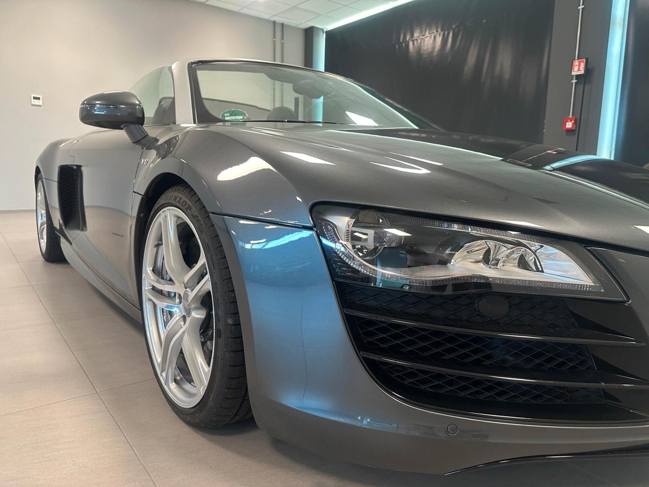 Audi R8 Spyder 5.2 V10 FSI quattro R tronic