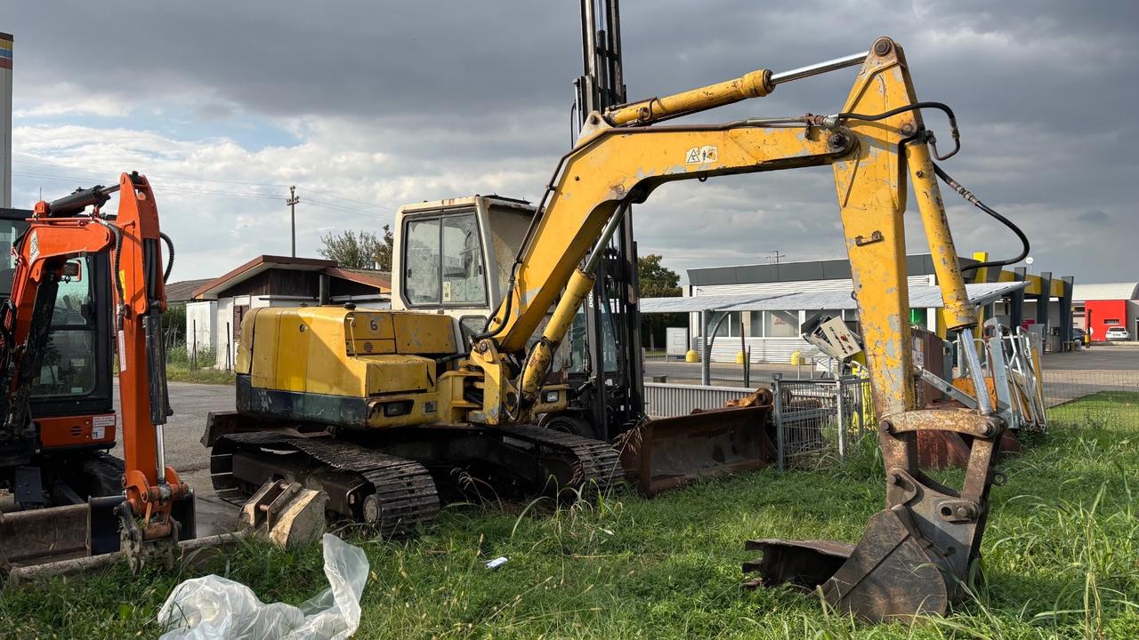 Komatsu Fai 410