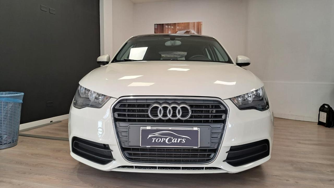 Audi A1 1.6 TDI 90CV con TETTO