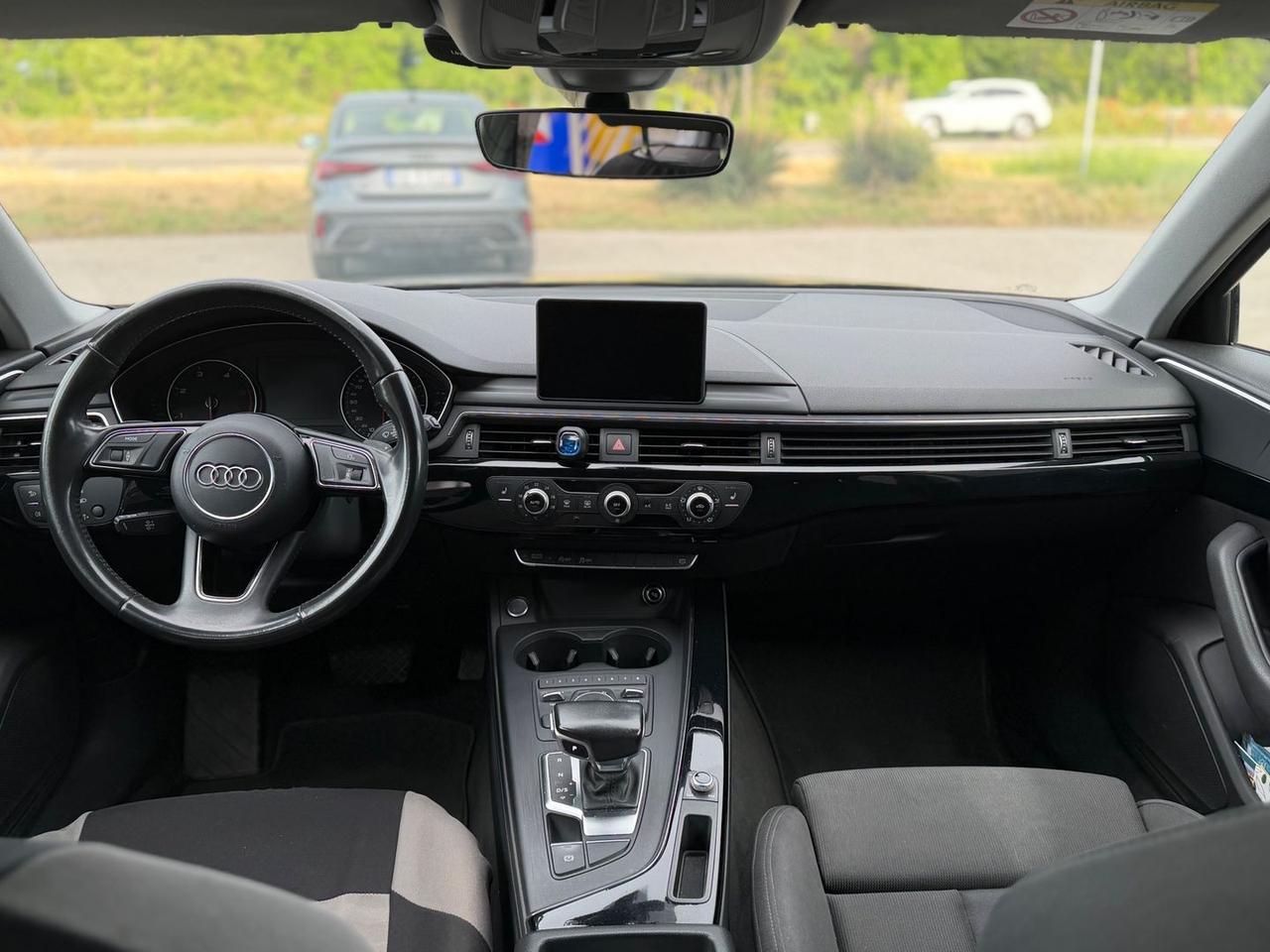Audi A4 Business Sport 2.0 35 TDI #10742
