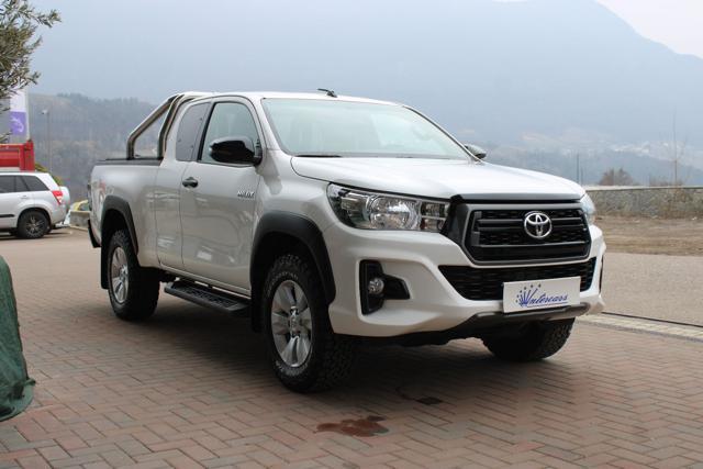 TOYOTA Hilux 2.4 D-4D 4WD Extra Cab Comfort