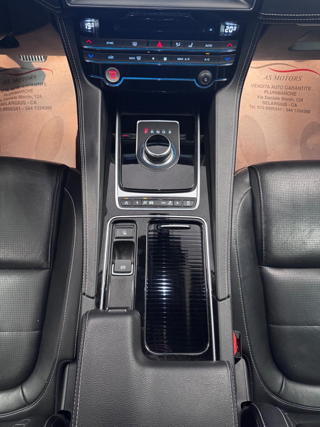 Jaguar F-Pace 2.0 D 180 CV R-Sport Finanziabile