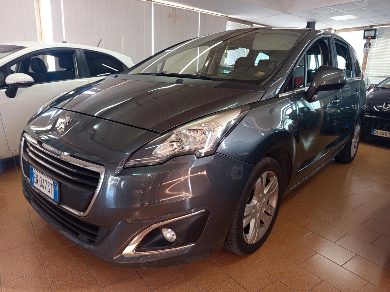 Peugeot 5008 1.6 diesel, 7 posti, 163 Mila chilometri