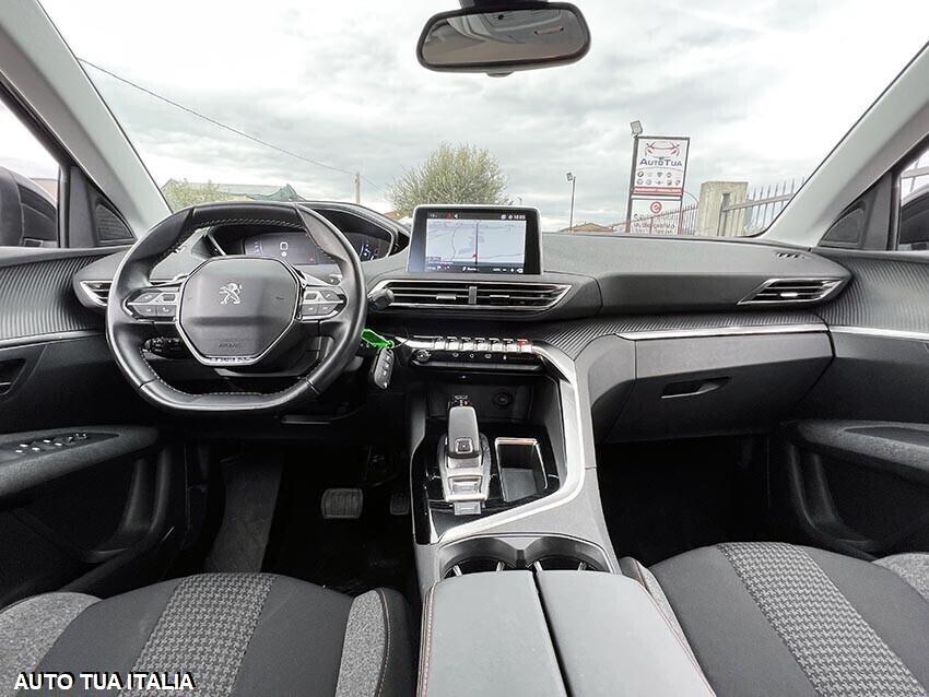 PEUGEOT 3008 1.2 BENZINA NAVI-AUTOMATICA