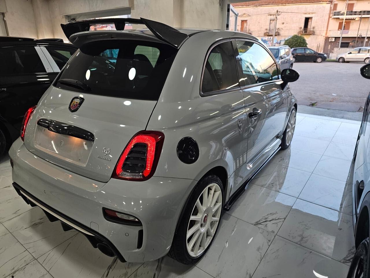 Abarth 595 1.4 Turbo T-Jet 180 CV Esseesse