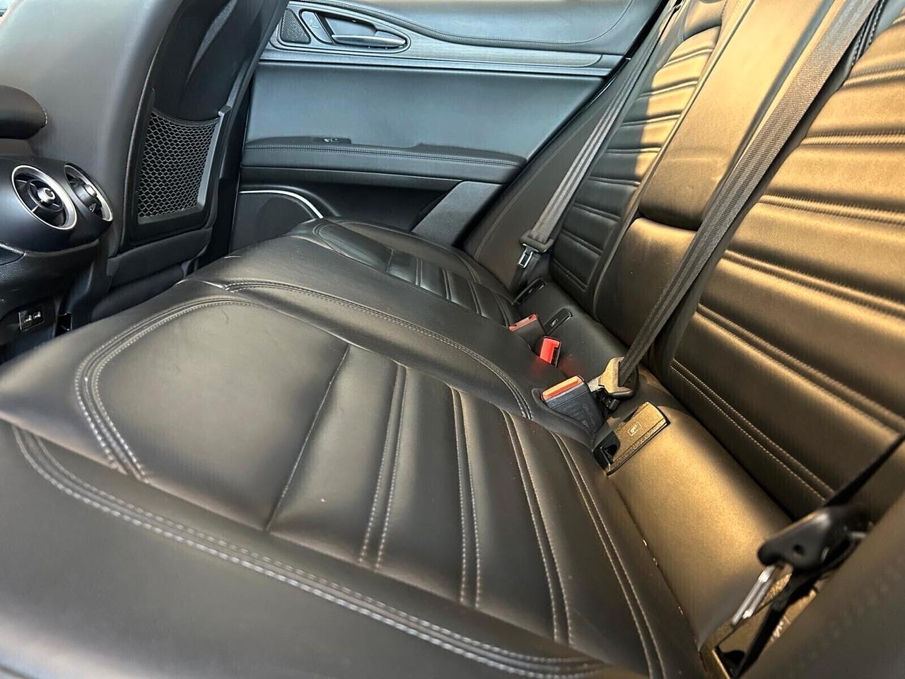 Alfa Romeo Stelvio Ti 2.2 Turbodiesel AT8 Q4 SPOTICAR