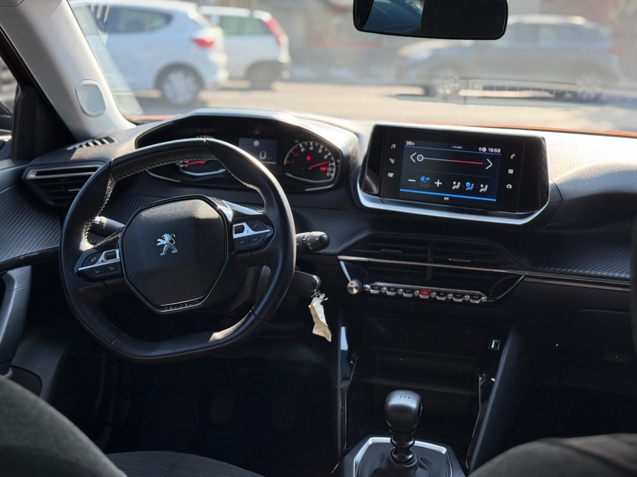 Peugeot 2008 PureTech 100 Allure + GARANTITA