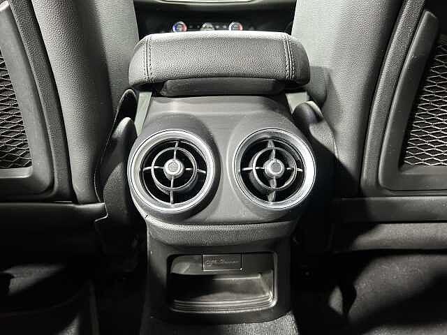 Alfa Romeo Stelvio 2.0 Turbo 200 CV AT8 Q4 B-Tech