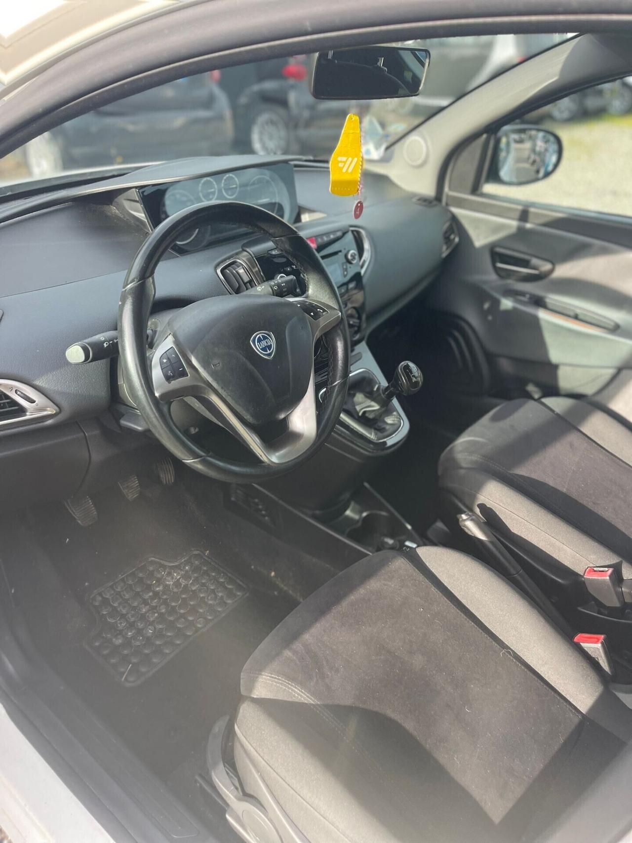 Lancia Ypsilon 1.3 MJT 16V 95 CV 5 porte S&S Gold