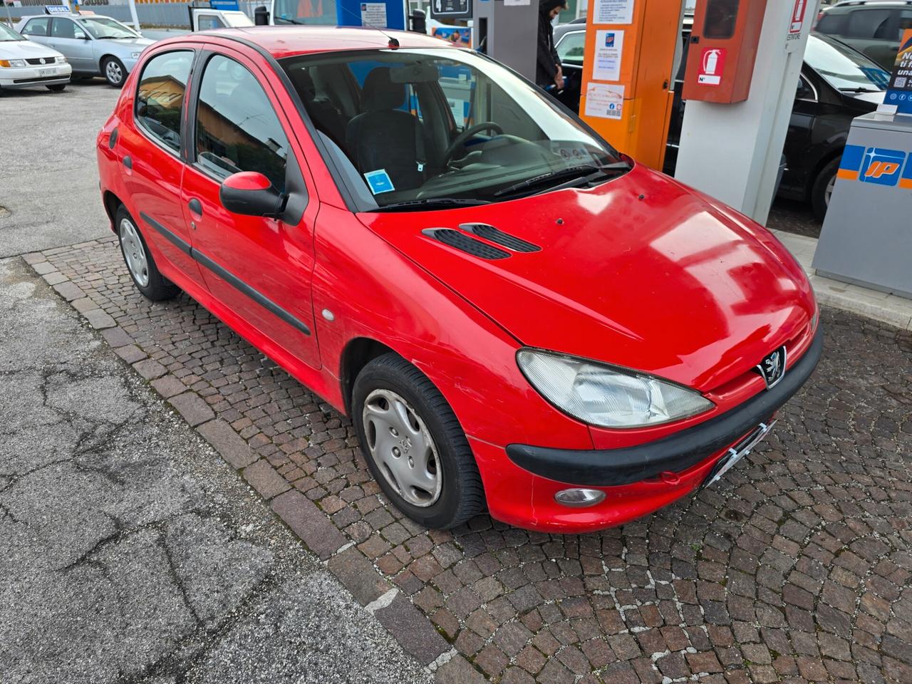 Peugeot 206 1.1 5p. con 210.000km NEOPATENTATI ok