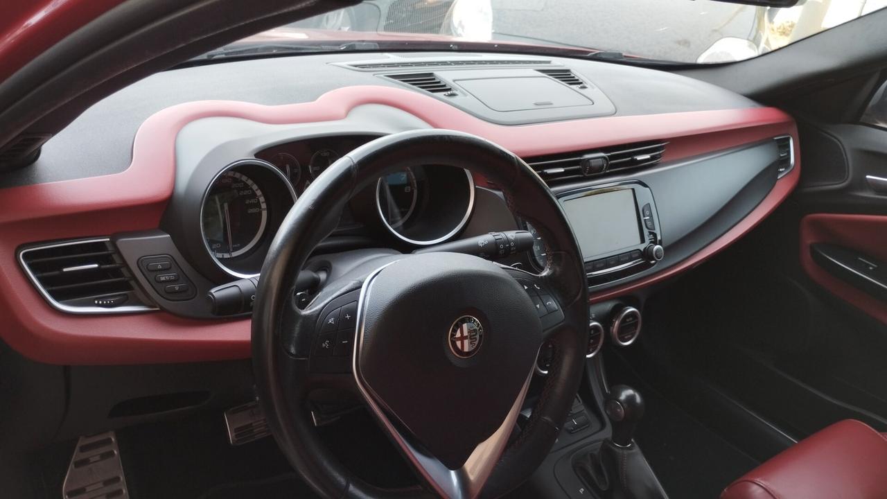 Alfa Romeo Giulietta 1750 Turbo TCT Quadrifoglio Verde