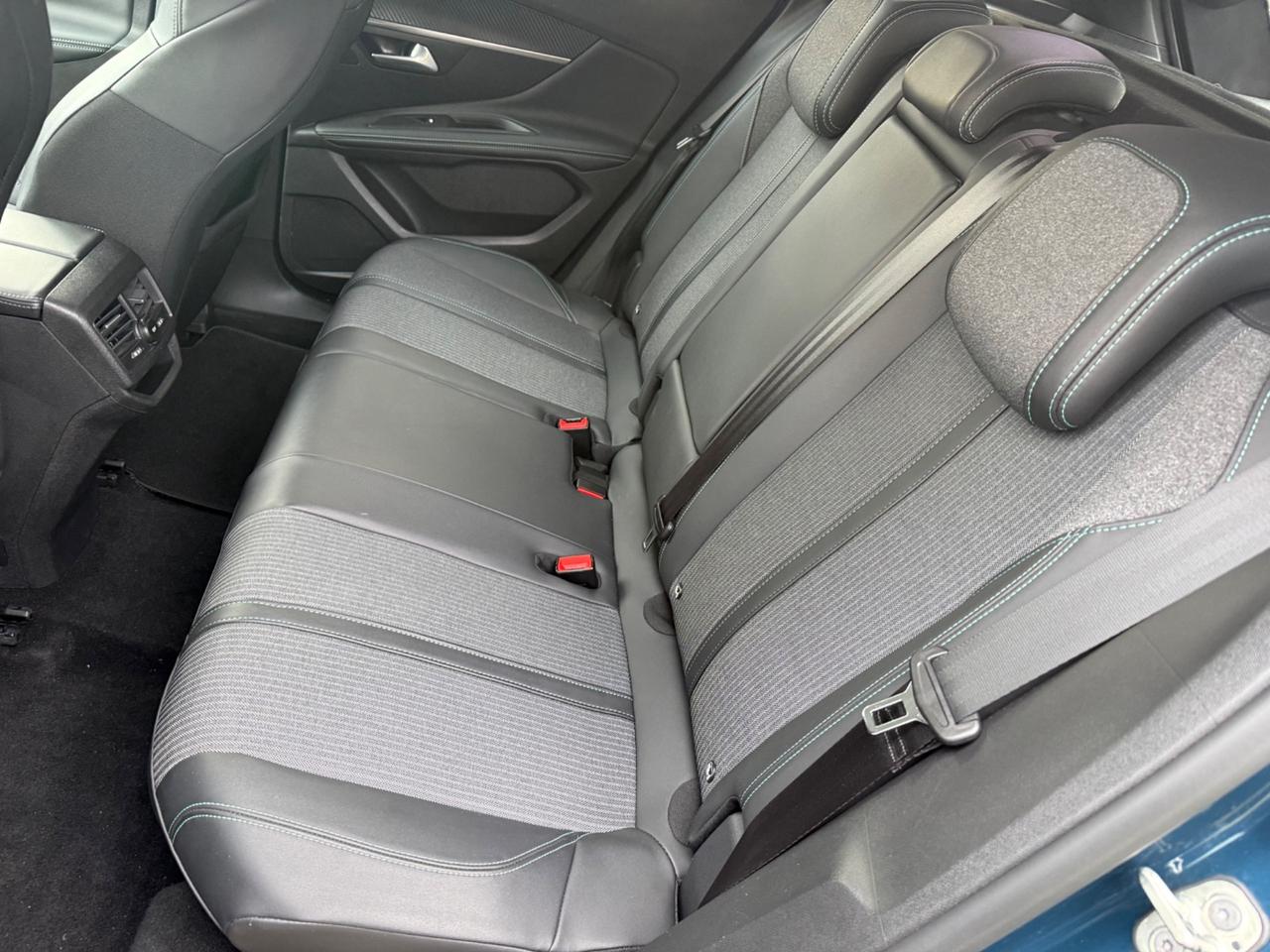 Peugeot 3008 BlueHDi 130 S&S EAT8 Active Pack